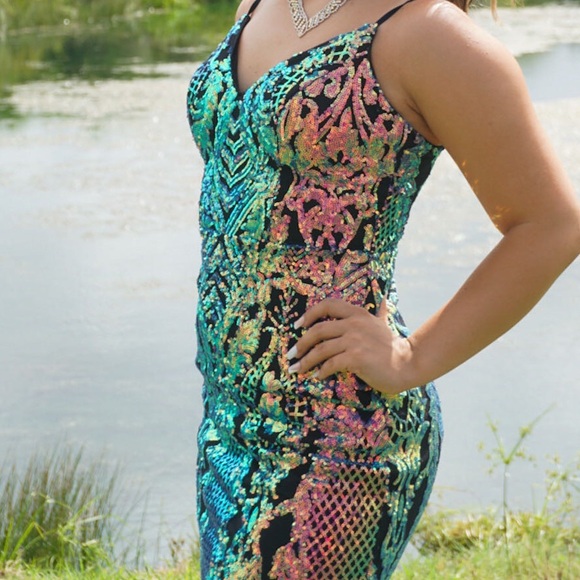 Multicolored sequined prom dress. Lightly worn. Slight missing sequins - Picture 2 of 3